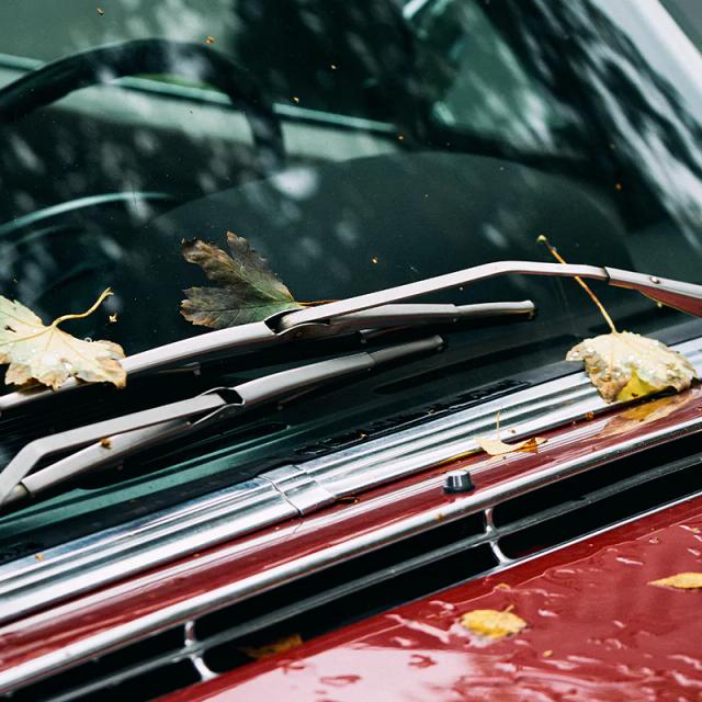 How to change wiper blades
